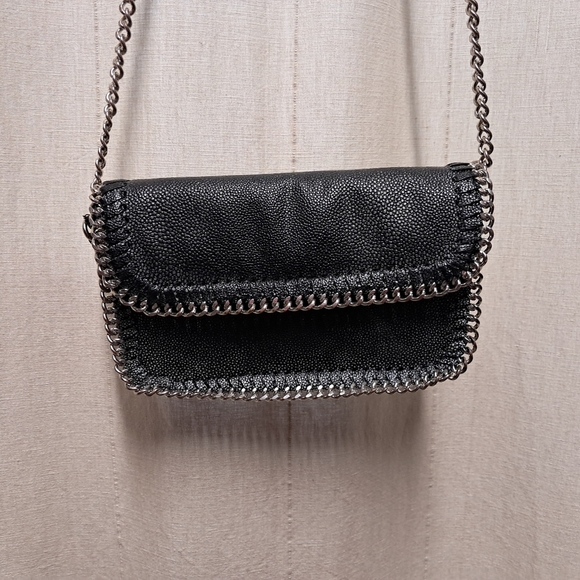 Sondra Roberts Silver Chain Leather Crossbody Bag - Picture 2 of 7